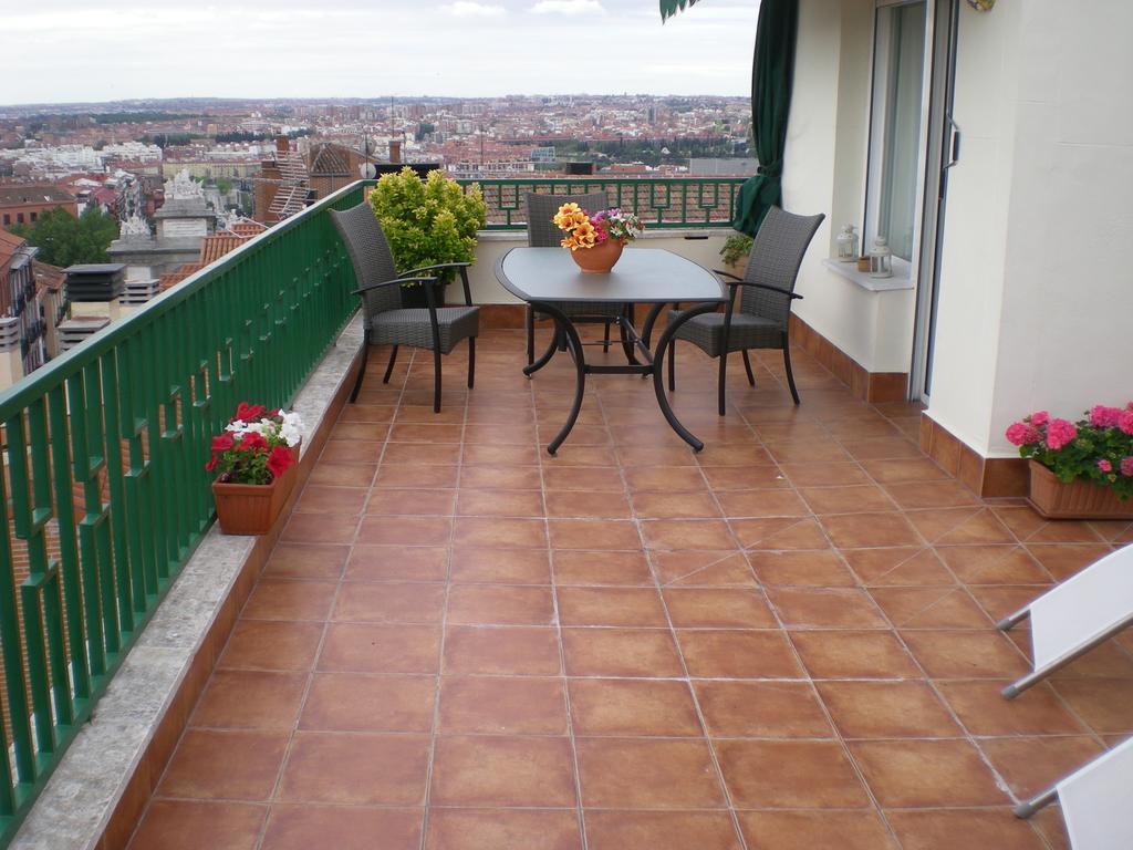 Atico Latina Apartment Madrid Exterior photo
