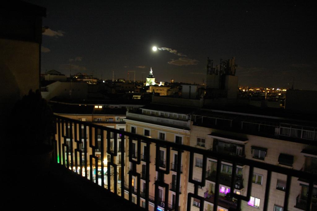Atico Latina Apartment Madrid Exterior photo